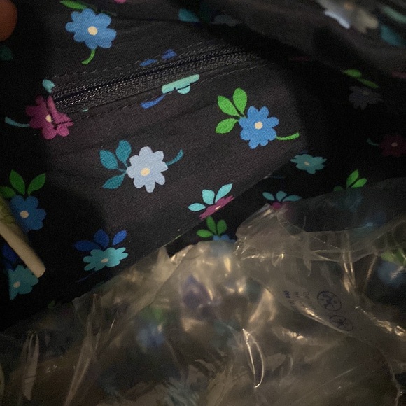 Vera Bradley purse - Picture 3 of 3